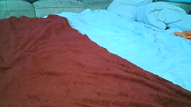 Snapshot of lachaudesoumise chatting on 06-02-26, 12:27 lachaudesoumise online show from 06-02-26, 12:27