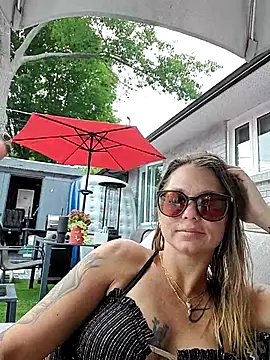 Snapshot of Couple_qc chatting on 06-28-26, 04:46 Couple qc online show from 06-28-26, 04:46