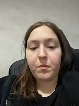 charmingggirl online show from 04-12-26, 06:22