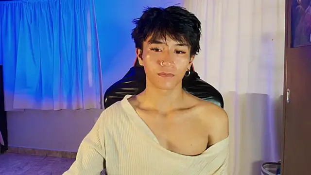 Snapshot of cococumps chatting on 06-19-26, 11:38 cococumps online show from 06-19-26, 11:38