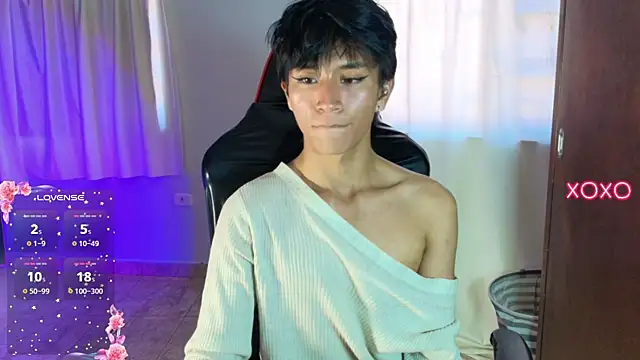 Snapshot of cococumps chatting on 06-11-26, 03:31 cococumps online show from 06-11-26, 03:31