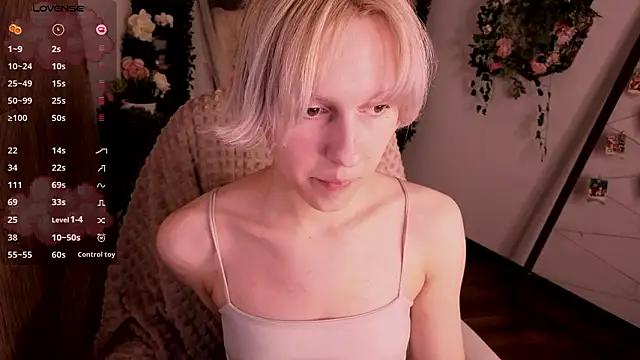 Snapshot of holyedward chatting on 03-18-26, 02:08 holyedward online show from 03-18-26, 02:08