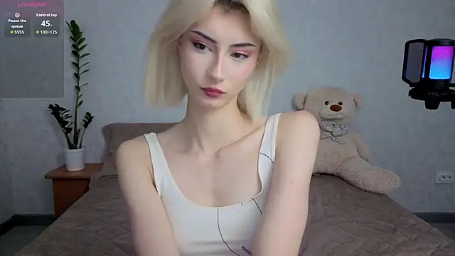 kittysocutie online show from 06-11-26, 02:53