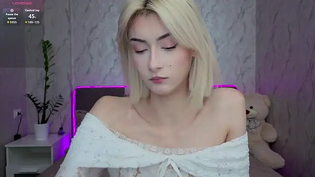 kittysocutie online show from 05-11-26, 12:12