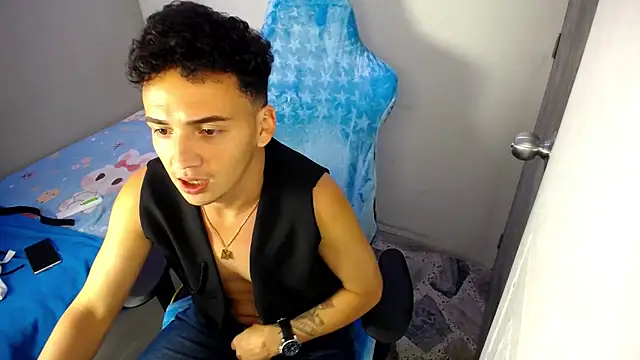 Mathias twinkk online show from 04-06-26, 03:46