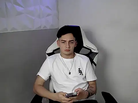 Mathias twinkk online show from 05-25-26, 04:56