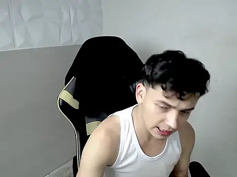 Mathias twinkk online show from 05-26-26, 04:21