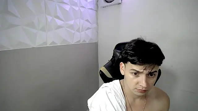 Mathias twinkk online show from 05-31-26, 04:40