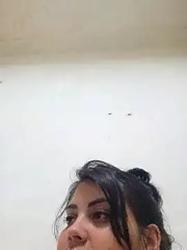HotCubaLinda online show from 03-29-26, 02:02