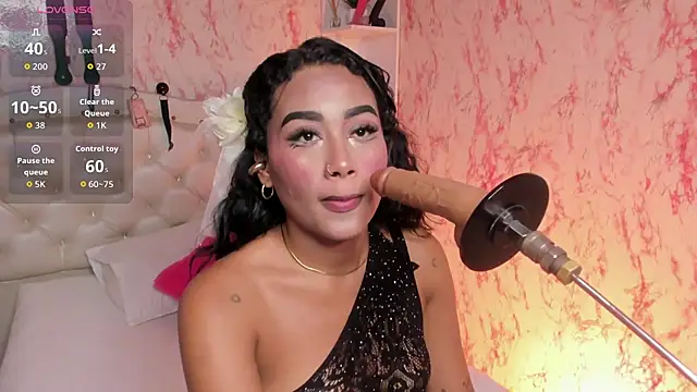 Horny Brunette  online show from 05-28-26, 06:03