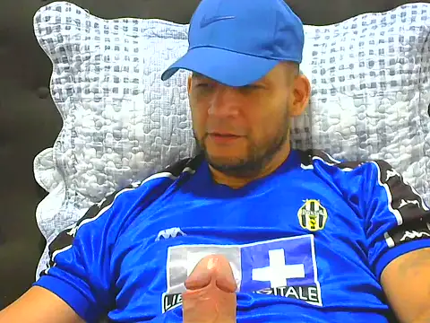 Snapshot of altenori chatting on 07-24-26, 01:34 altenori online show from 07-24-26, 01:34