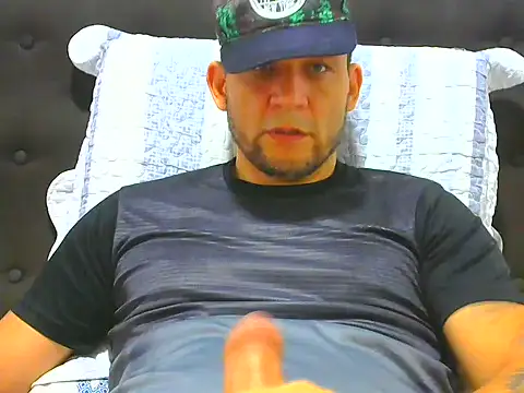 Snapshot of altenori chatting on 06-11-26, 09:34 altenori online show from 06-11-26, 09:34
