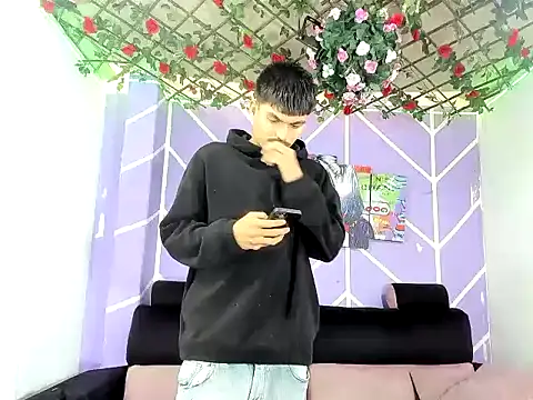 Nahomi hot 77 online show from 05-15-26, 12:14