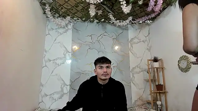 Nahomi hot 77 online show from 05-30-26, 01:06