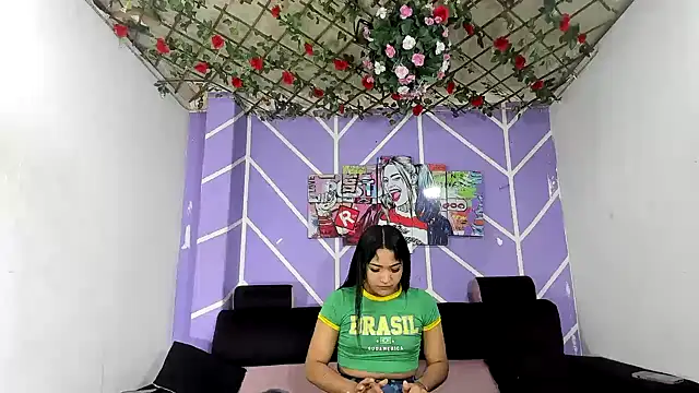 Nahomi hot 77 online show from 05-19-26, 12:12
