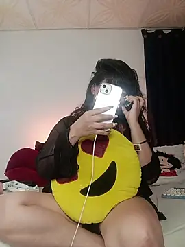 Snapshot of Piafisher_2 chatting on 05-23-26, 01:15 Piafisher 2 online show from 05-23-26, 01:15