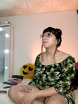 Snapshot of Piafisher_2 chatting on 04-24-26, 01:18 Piafisher 2 online show from 04-24-26, 01:18