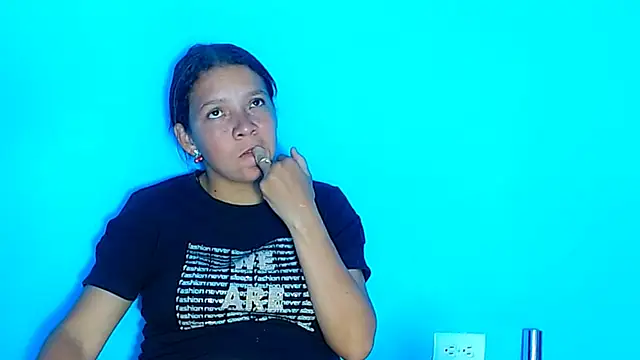Snapshot of ambar69noir chatting on 06-25-26, 01:14 ambar69noir online show from 06-25-26, 01:14