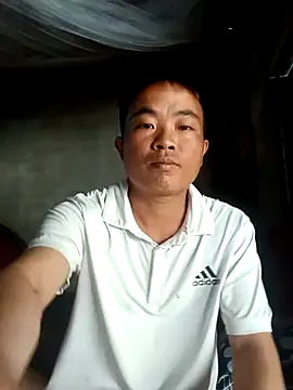 Snapshot of boy-pho- chatting on 03-31-26, 03:19 boy-pho- online show from 03-31-26, 03:19
