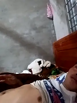 Snapshot of boy-pho- chatting on 03-28-26, 12:17 boy-pho- online show from 03-28-26, 12:17