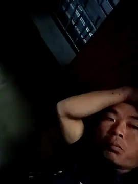 Snapshot of boy-pho- chatting on 04-01-26, 04:58 boy-pho- online show from 04-01-26, 04:58