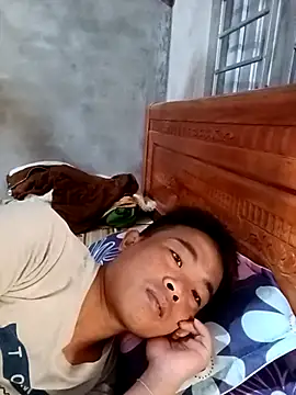 Snapshot of boy-pho- chatting on 03-29-26, 01:51 boy-pho- online show from 03-29-26, 01:51