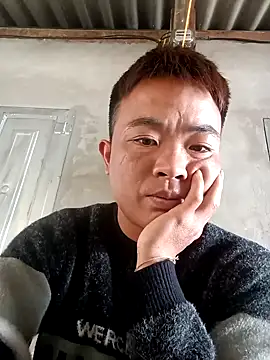 Snapshot of boy-pho- chatting on 03-21-26, 01:07 boy-pho- online show from 03-21-26, 01:07