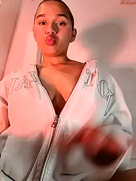 AvigraceVIP online show from 04-04-26, 11:39