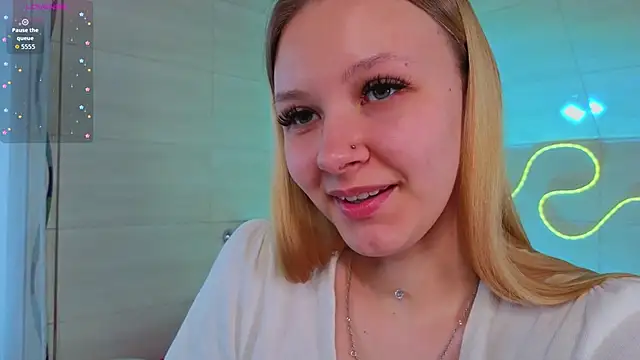 StaceyyJones online show from 04-12-26, 09:34