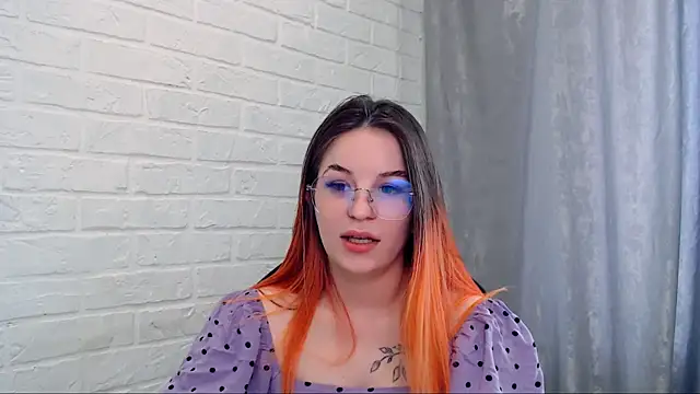 Snapshot of SptQueen chatting on 03-26-26, 07:39 SptQueen online show from 03-26-26, 07:39