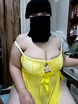 queen lily online show from 05-17-26, 05:57
