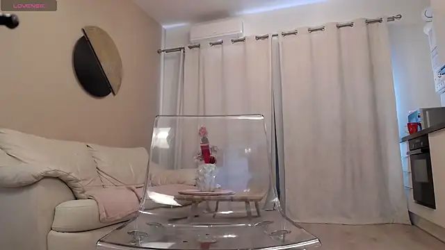 ClaraBarnezz online show from 04-11-26, 07:45