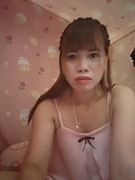 Snapshot of Reeoo-93 chatting on 06-22-26, 02:06 Reeoo-93 online show from 06-22-26, 02:06