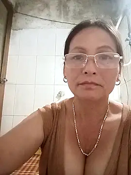 Snapshot of Lliygy chatting on 06-29-26, 10:15 Lliygy online show from 06-29-26, 10:15