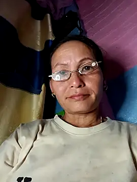 Snapshot of Lliygy chatting on 05-28-26, 05:26 Lliygy online show from 05-28-26, 05:26