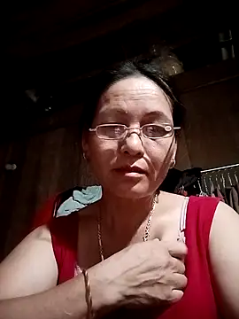 Snapshot of Lliygy chatting on 06-22-26, 10:40 Lliygy online show from 06-22-26, 10:40