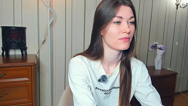 JulissaLipoma online show from 04-11-26, 06:43