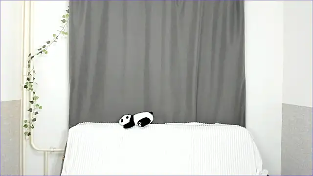 Snapshot of Emily_Nelsonn chatting on 05-25-26, 05:22 Emily Nelsonn online show from 05-25-26, 05:22