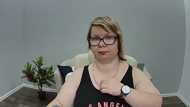 Snapshot of BonnnyBoobsy chatting on 07-21-26, 06:09 BonnnyBoobsy online show from 07-21-26, 06:09