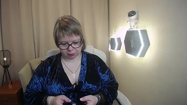 BonnnyBoobsy online show from 04-24-26, 06:04