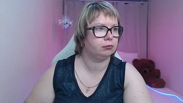 Snapshot of BonnnyBoobsy chatting on 05-19-26, 06:59 BonnnyBoobsy online show from 05-19-26, 06:59