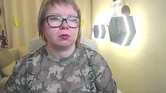 BonnnyBoobsy online show from 04-13-26, 05:55