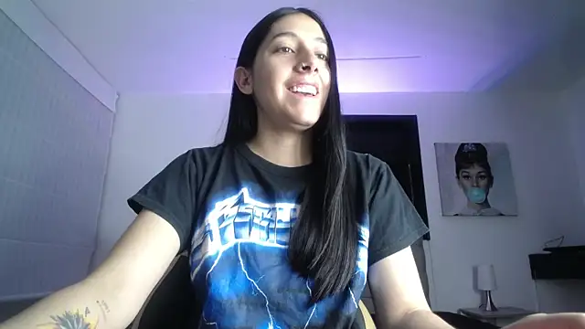 Snapshot of Melannyy_V chatting on 05-26-26, 12:47 Melannyy V online show from 05-26-26, 12:47