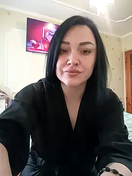 Elsie-Nora online show from 04-21-26, 05:47
