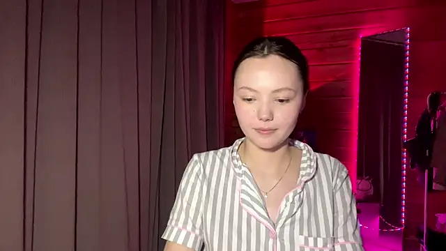 Snapshot of LenLen_Solen chatting on 06-09-26, 01:34 LenLen Solen online show from 06-09-26, 01:34