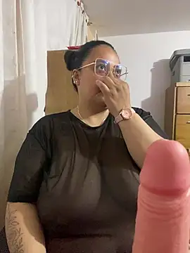Snapshot of AvaRyd chatting on 05-23-26, 05:17 AvaRyd online show from 05-23-26, 05:17