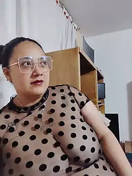 Snapshot of AvaRyd chatting on 05-28-26, 03:25 AvaRyd online show from 05-28-26, 03:25