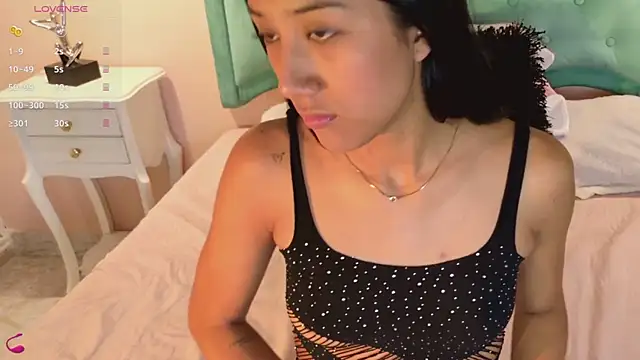ninaBravu online show from 04-18-26, 12:51