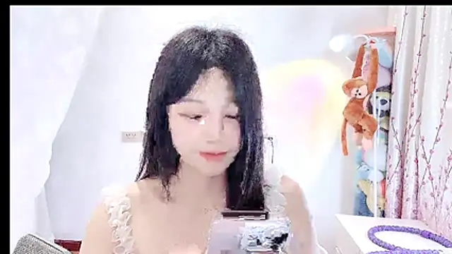 Snapshot of QQ-7890 chatting on 04-10-26, 12:12 QQ-7890 online show from 04-10-26, 12:12