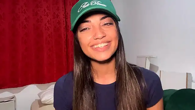 Snapshot of MarlysZlotnick chatting on 03-25-26, 05:34 MarlysZlotnick online show from 03-25-26, 05:34